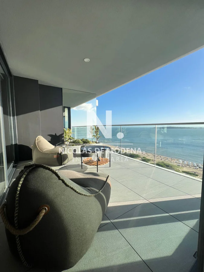 Apartamento en Playa Mansa, propiedad 66021 -Imagen 1
