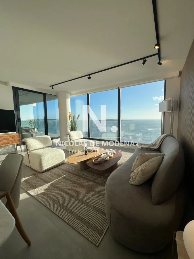 Apartamento en Playa Mansa, propiedad 66021 -Imagen 2