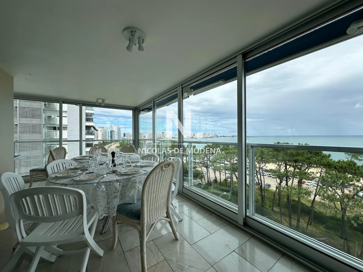 Apartamento en Playa Mansa, propiedad 98550 -Imagen 1