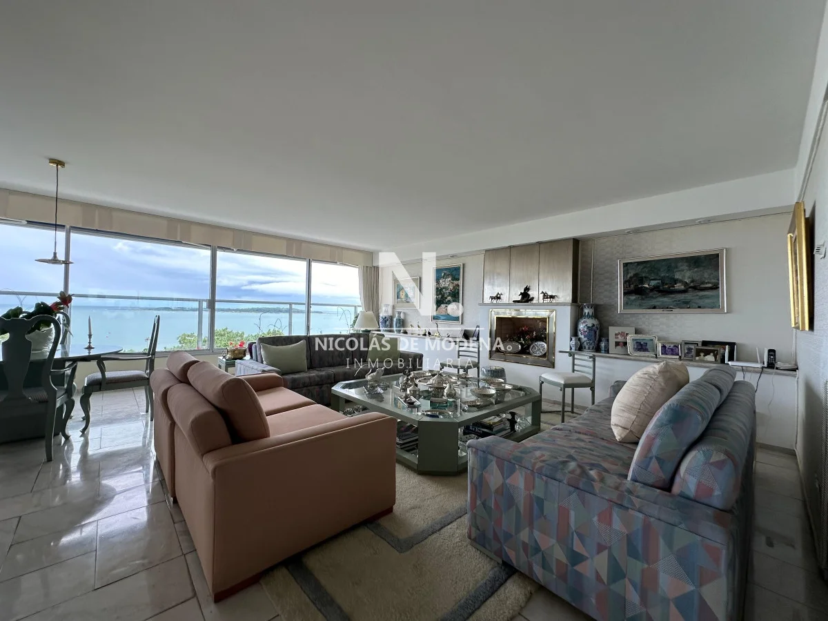 Apartamento en Playa Mansa, propiedad 98550 -Imagen 11