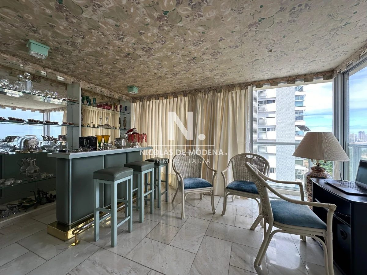 Apartamento en Playa Mansa, propiedad 98550 -Imagen 14