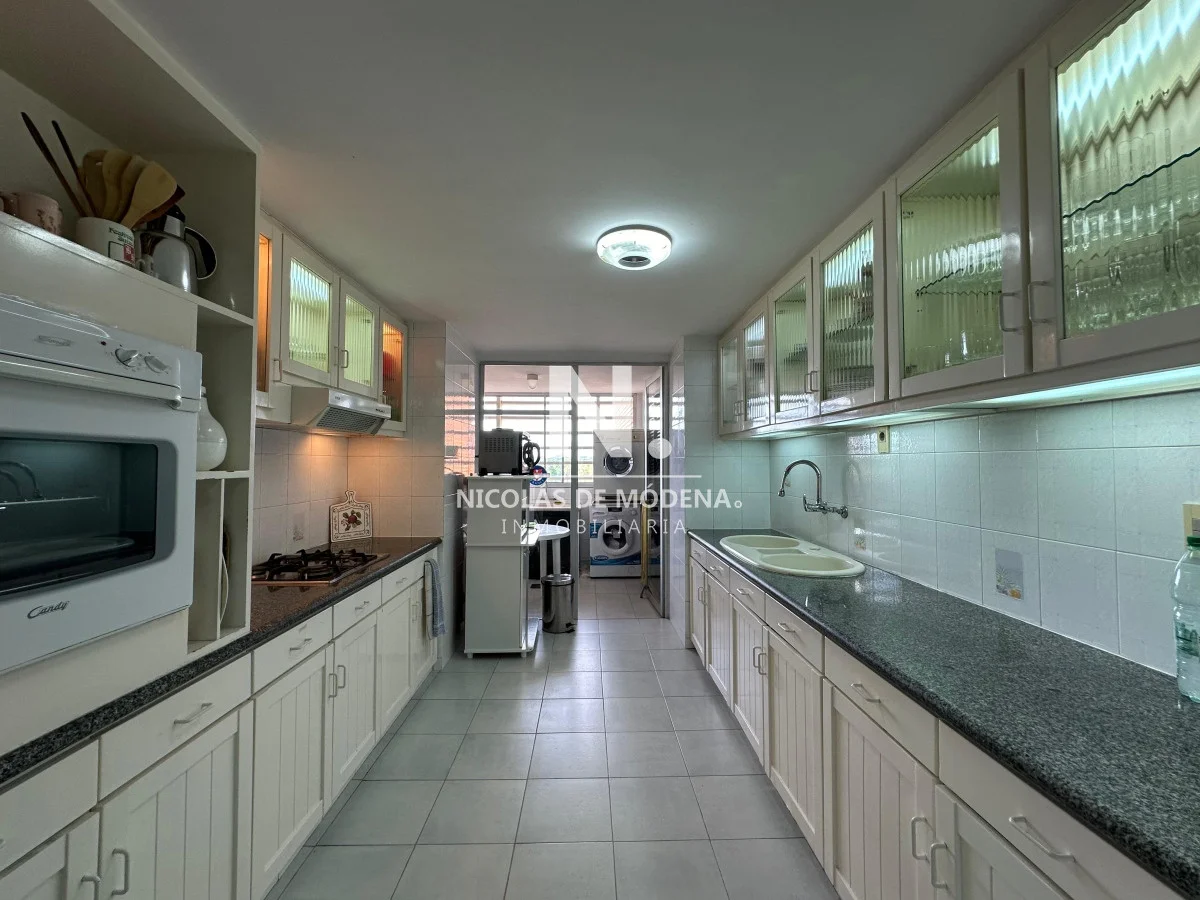 Apartamento en Playa Mansa, propiedad 98550 -Imagen 19