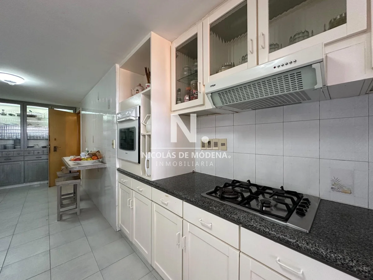 Apartamento en Playa Mansa, propiedad 98550 -Imagen 21