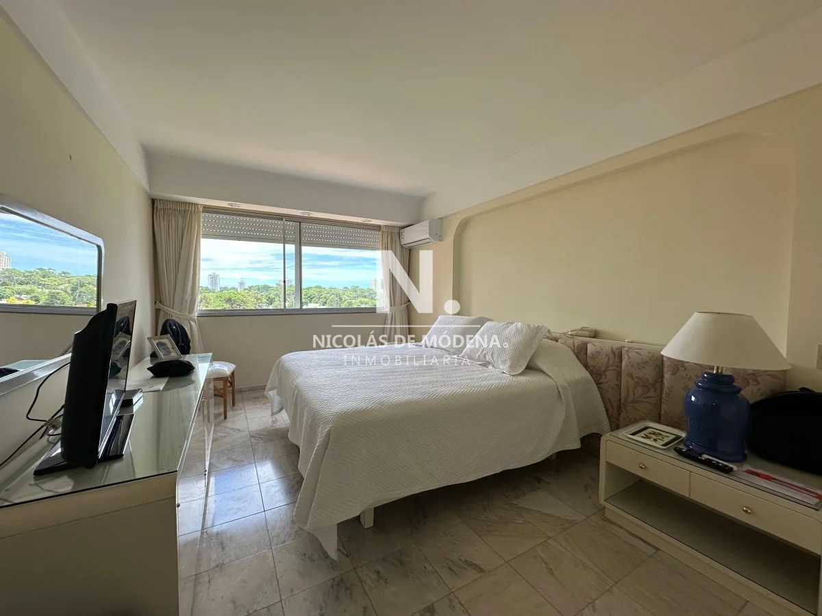 Apartamento en Playa Mansa, propiedad 98550 -Imagen 24