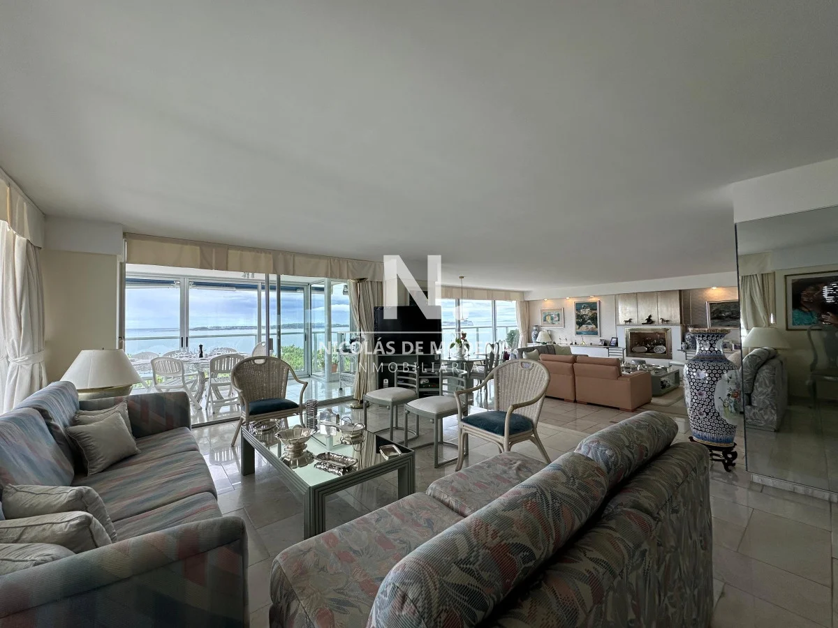 Apartamento en Playa Mansa, propiedad 98550 -Imagen 7