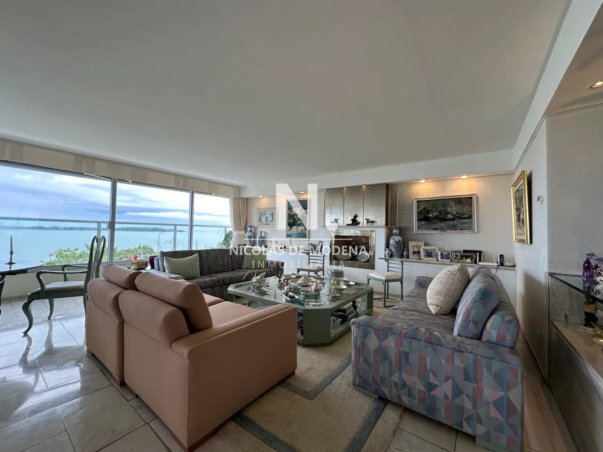 Apartamento en Playa Mansa, propiedad 98550 -Imagen 9