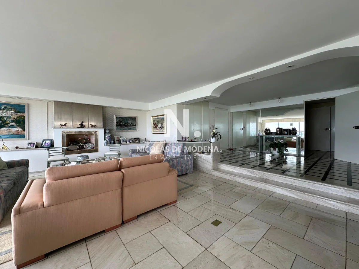 Apartamento en Playa Mansa, propiedad 98550 -Imagen 10