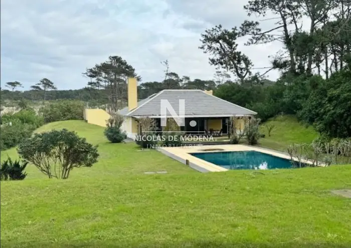Apartamento en venta de 2 dormitorios en Punta Del Este, Playa Brava