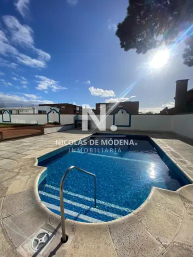 Vende impecable apartamento de 2 dormitorios en Roosevelt, Punta del Este