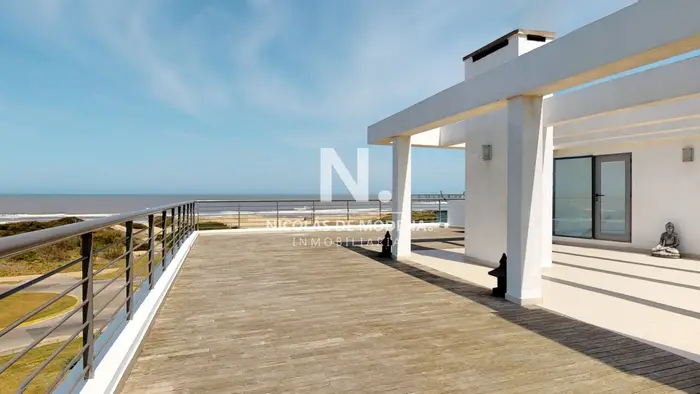 Pent house de 3 dormitorios en Suite en Edificio Blue Bird , Punta del este , Playa Brava