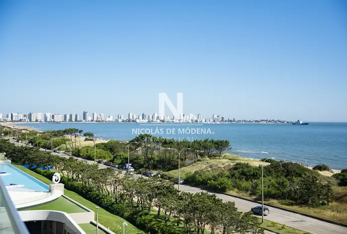 En venta hermoso departamento en Mansa con vista al mar. Torre Venetian.