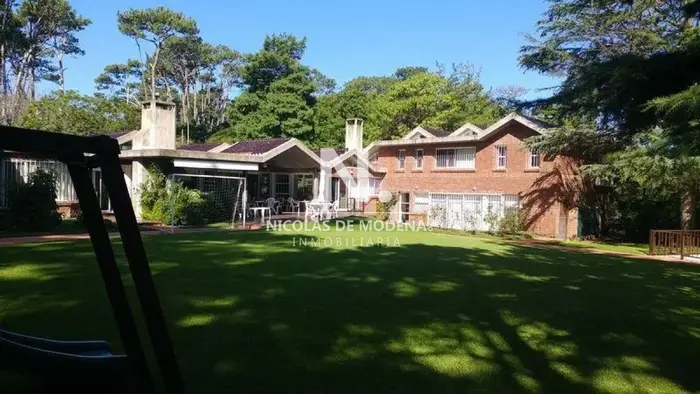 Chalet a la Venta ubicado en zona privilegiada.