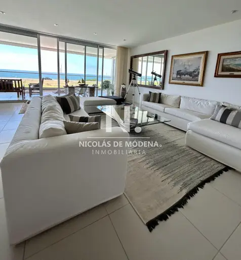 Apartamento de 3 dormitorios en Punta del Este
