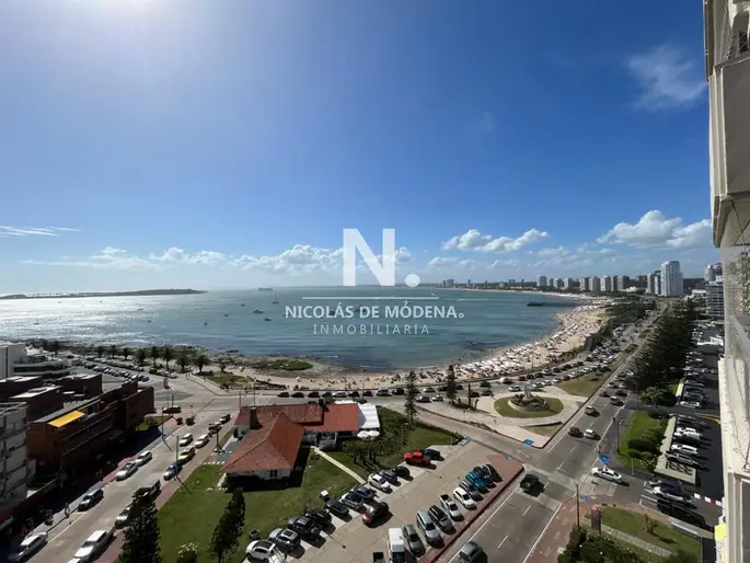 Apartamento de 3 dormitorios en Edificio Torreon , Playa Mansa , Punta del este  en venta