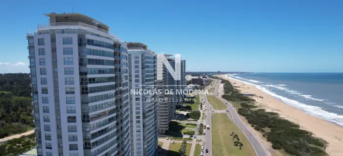 Espectacular planta en Le Parc 2, en Venta, departamento de 3 dorm + dependencia