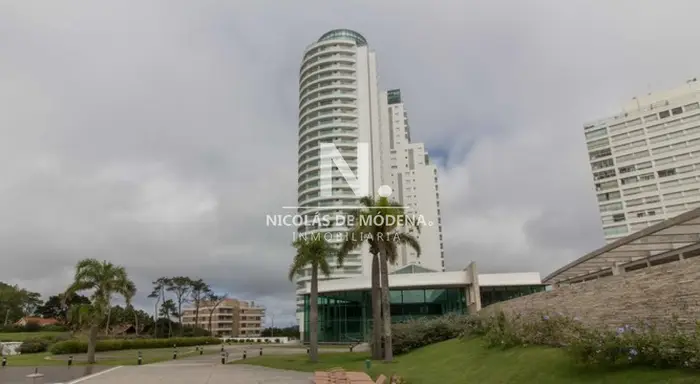 En venta apartamento en Mansa - Punta del Este, 2 dormitorios.