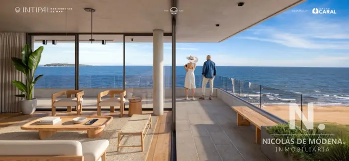 Vende apartamento en Mansa Punta del Este de 2 dormitorios y gran Jardin.