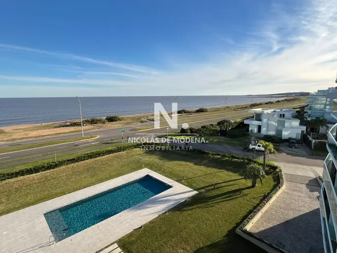 Apartamento de 2 dormitorios en Playa Mansa , Punta del este