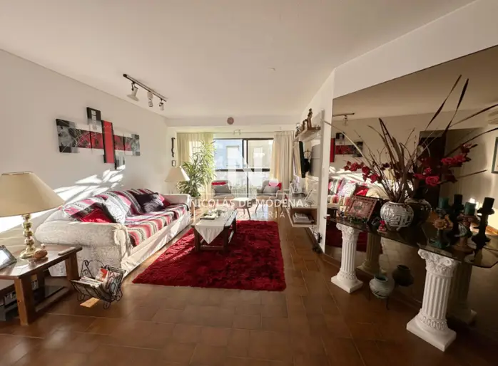Vende Apartamento frente al mar en Brava, Punta del Este de 2 dormitorios.