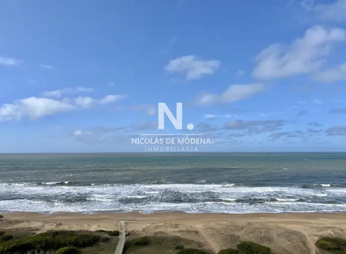 Vende apartamento en Brava - Punta del Este de 4 dormitorios con vista al mar., Torre Le Parc III
