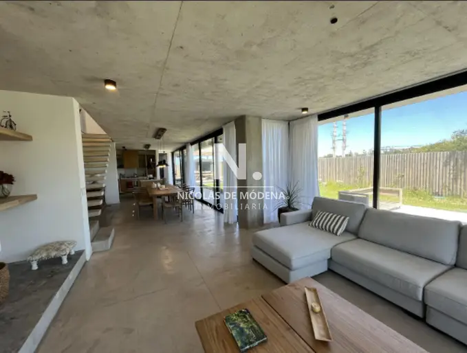 En venta casa en Jose Ignacio de 3 dormitorios.