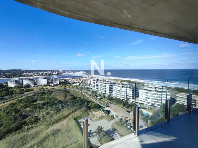 Apartamento en venta con vista al mar en Brava, Punta del Este de 2 dormitorios.