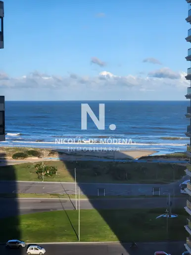Vende apartamento en Brava, Punta del Este de 2 dormitorios.