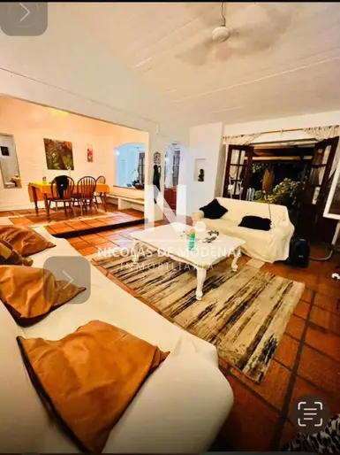 Vende casa en Punta del Este de 4 dormitorios.