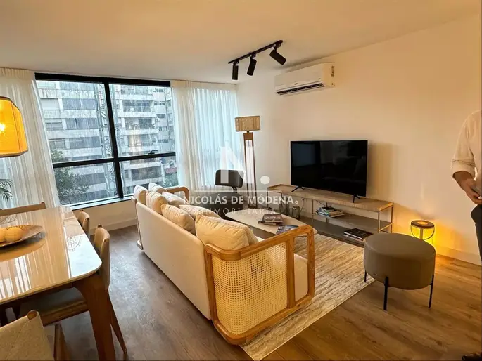 Excelente Apartamento de 2 Dormitorios con Jardín. Pocitos,Montevideo.