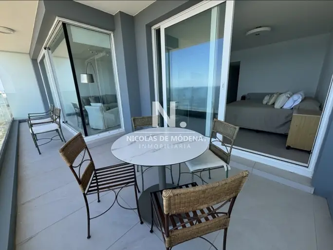 Vende apartamento de 3 dormitorios con vista al mar en Brava, Punta del Este