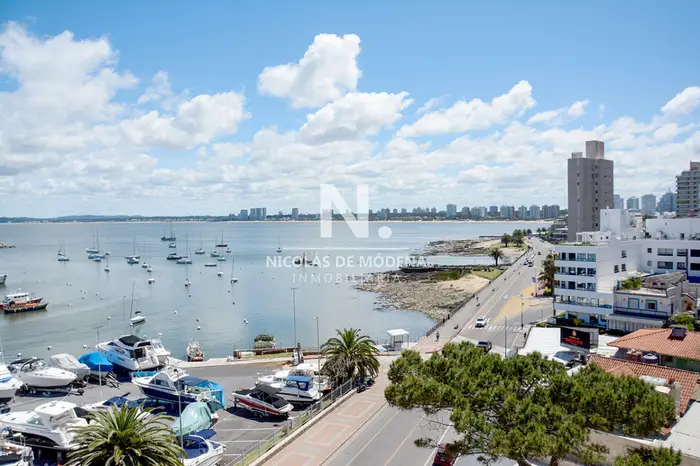 Espectacular apartamento en venta frente al puerto