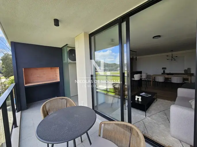 Apartamento de 2 Dormitorios a Estrenar con Parrillero. Barra de Carrasco