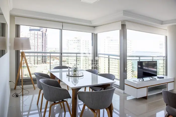 Apartamento de 2 dormitorios en Torre Imperiale , Punta del este , Playa Brava