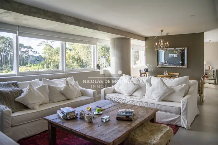 Departamento de 1 dormitorio estilo loft, en venta en Punta del Este