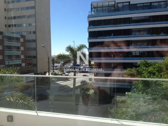 Lindo departamento en venta de 2 dormitorios en Península, Punta del Este