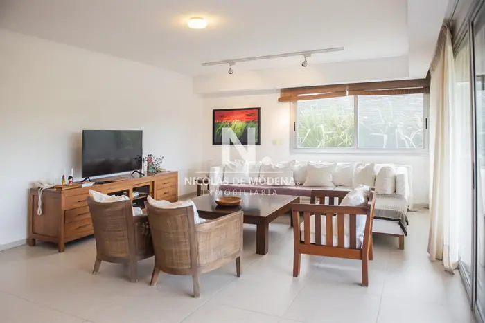 Apartamento En Venta 2 Dormitorios frente al mar. Brava 28