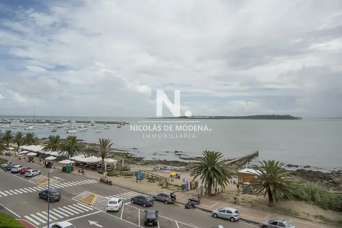Departamentos en venta de 3 dormitorios Frente al Puerto , Punta del este