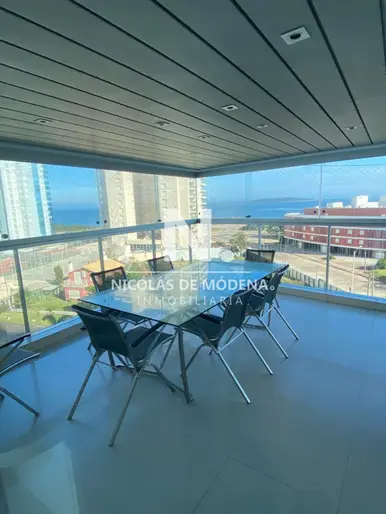 En venta apartamento de 3 dormitorios en suite en Miami Boulevard Punta Del Este