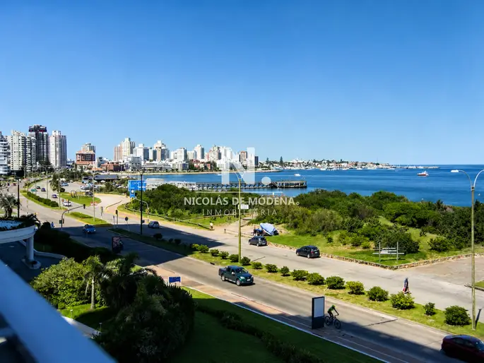Hermoso Departamento en venta con vista al mar, primera fila
