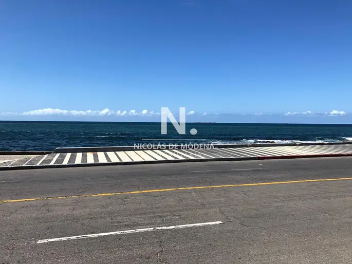 Hermoso departamento en venta frente al mar.