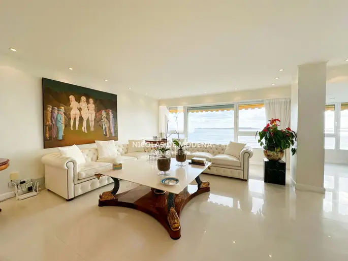 Apartamento en venta 3 dormitorios, garaje, amenities, en Punta del Este