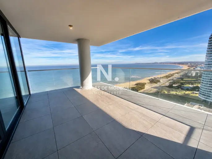 Departamento de 4 dormitorios en venta frente al mar. Torre Venetian