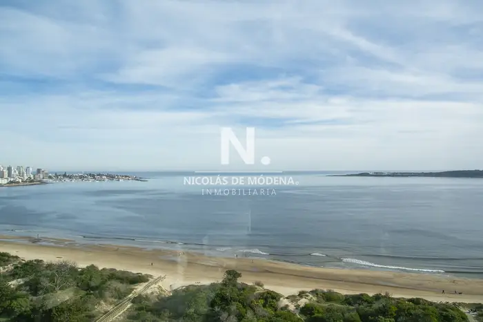 Hermoso Departamento en venta. Torre Tunquelen, frente al mar.  3 dormitorios.