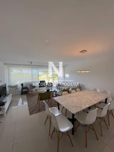 Hermoso apartamento de 3 dormitorios ubicado en primera linea de la mansa