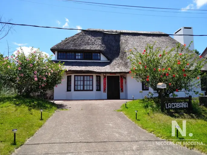 Hermosa casa con construcción tradicional en zona privilegiada
