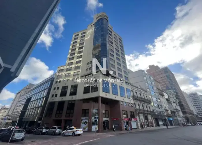 Apartamento Monoambiente en Ciudad Vieja, ideal oficina