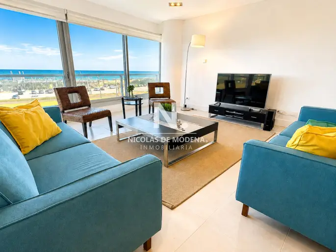 Apartamento de 3 y dependencia en torre de categoria