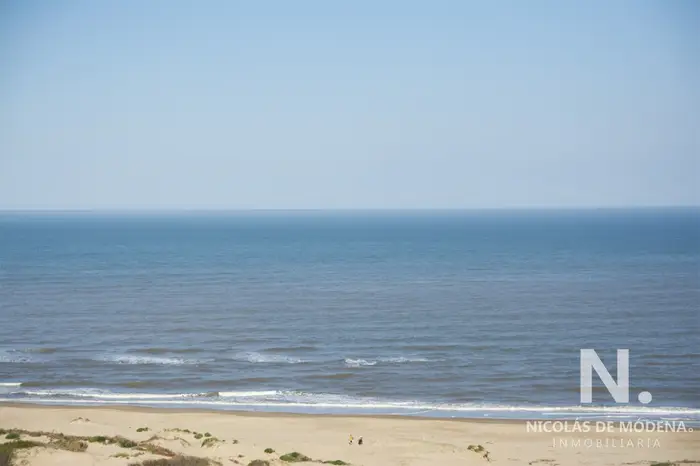 Departamento en venta frente al mar. Playa Brava, Punta del Este.