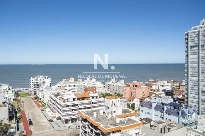 Departamento en venta de 2 dormitorios con vista al Mar, Peninsula , Punta del este