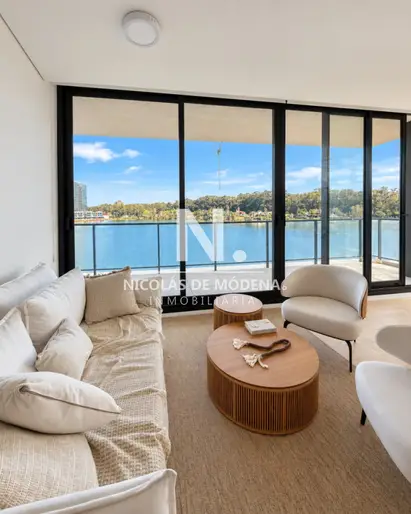 Apartamento en Venta de 3 Dormitorios Con Gran Terraza al Lago en Barra de Carrasco